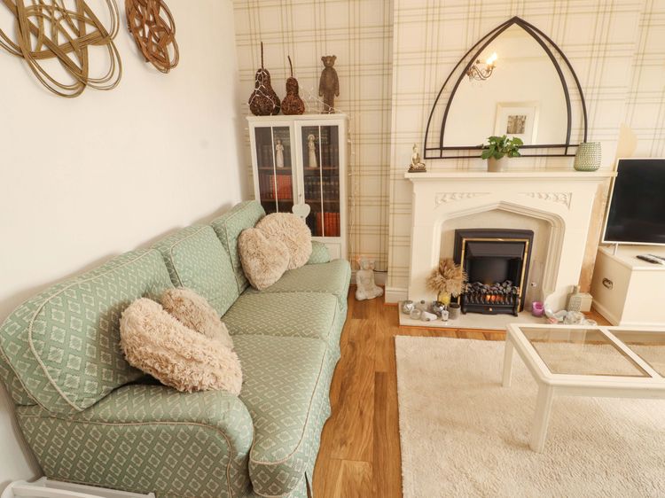 2 The Crescent, listing photograph 6