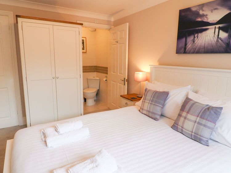 Ambleside Haven, listing photograph 9