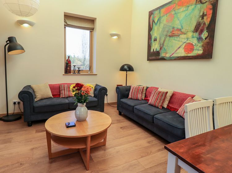 Cedrus Lodge, listing photograph 6
