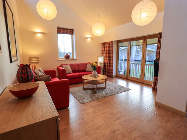 Larch Lodge, listing photograph 3