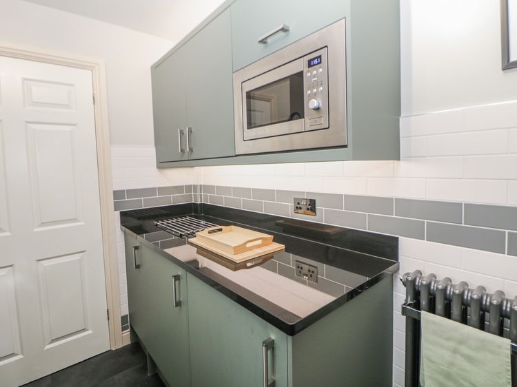 Win Hill View, listing photograph 11