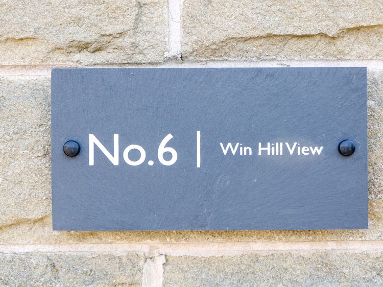 Win Hill View, listing photograph 3