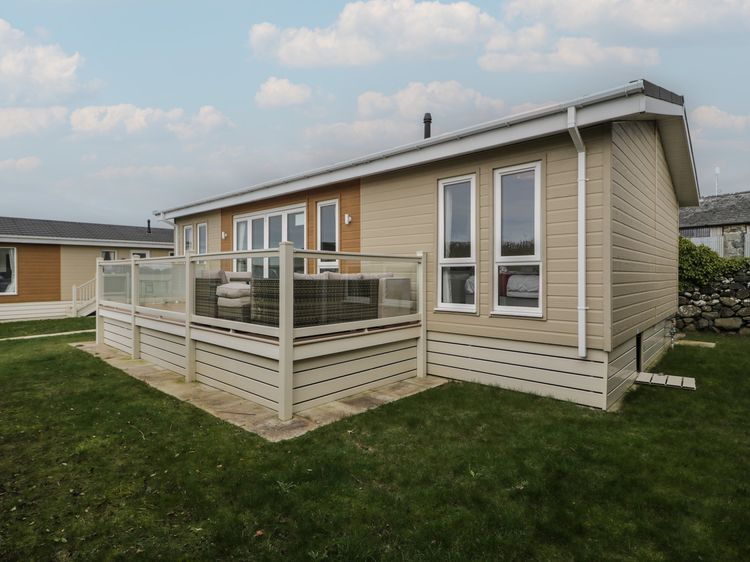 Platinum Lodge (503), listing photograph 2