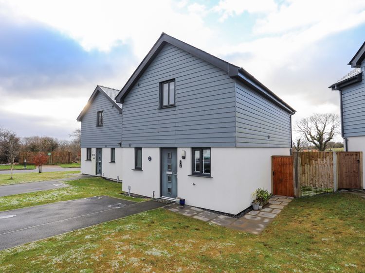 19 Parc Delfryn, listing photograph 2