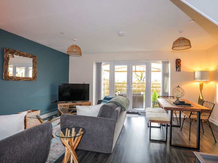 19 Parc Delfryn, listing photograph 4