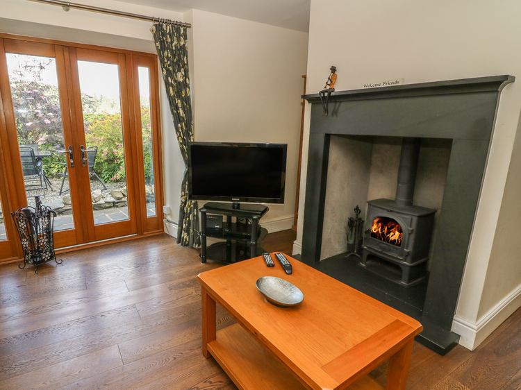 Woodbine Cottage, listing photograph 3