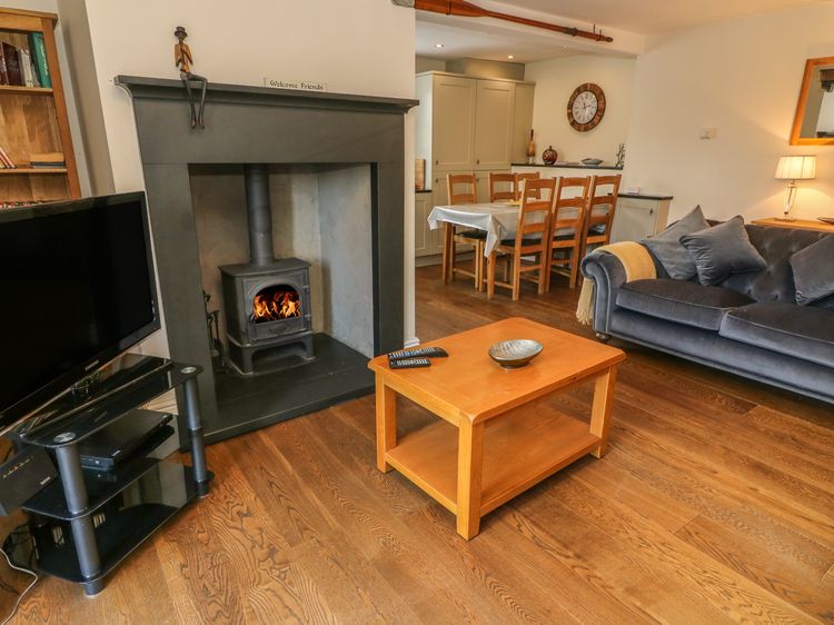 Woodbine Cottage, listing photograph 4