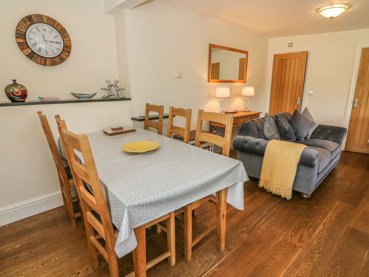 Woodbine Cottage, listing photograph 8