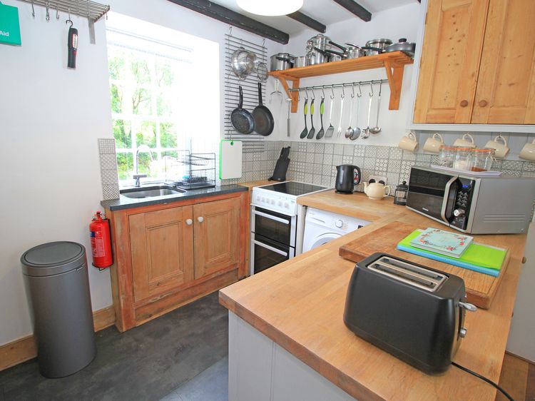 Ivy House, listing photograph 11