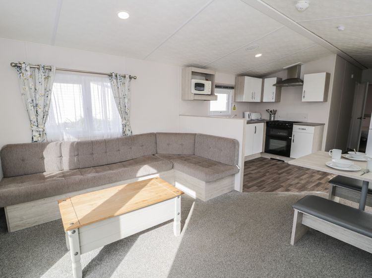 Gold Caravan (316), listing photograph 2