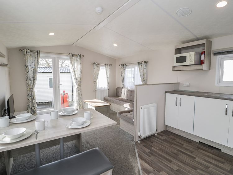 Gold Caravan (316), listing photograph 4