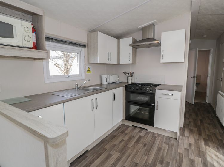 Gold Caravan (316), listing photograph 7