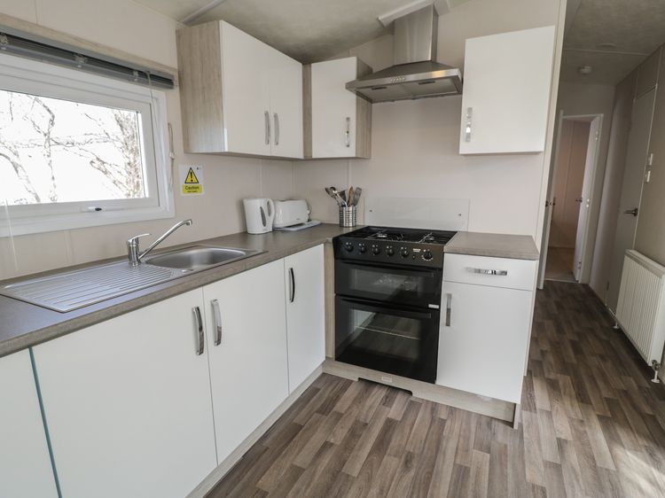 Gold Caravan (316), listing photograph 8