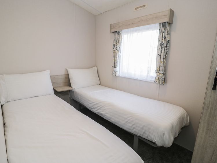 Gold Caravan (316), listing photograph 12