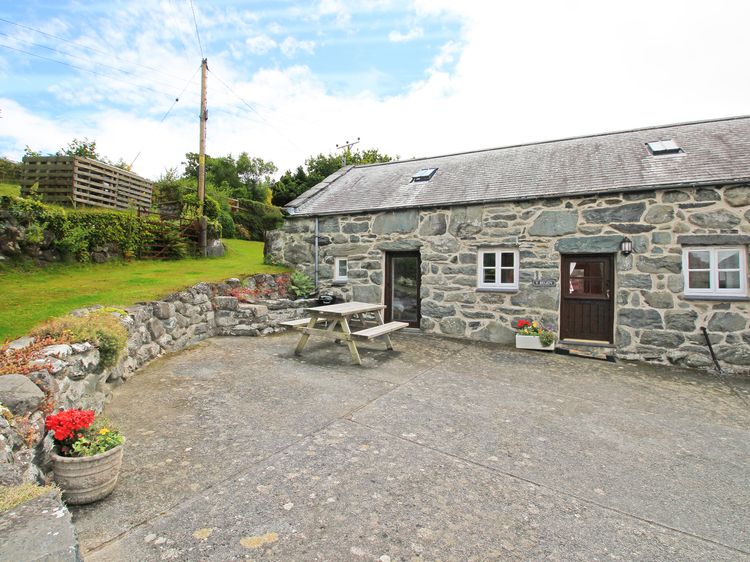 Y Beudy (The Old Byre)
