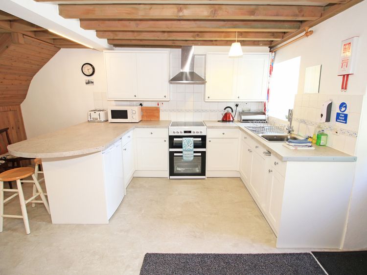 Y Beudy (The Old Byre), listing photograph 6