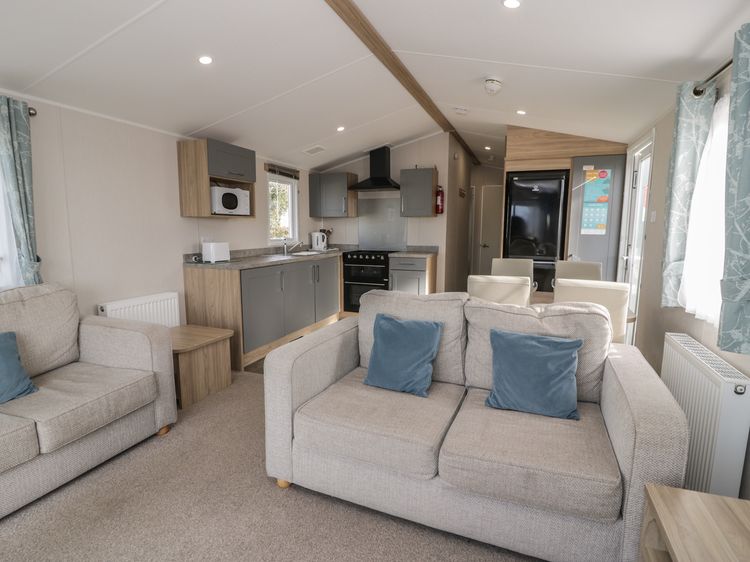 Gold Caravan (203), listing photograph 4