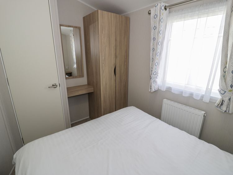 Gold Caravan (203), listing photograph 11