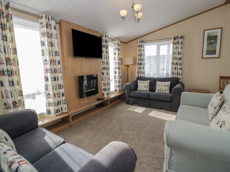 Gold Lodge (201), listing photograph 3