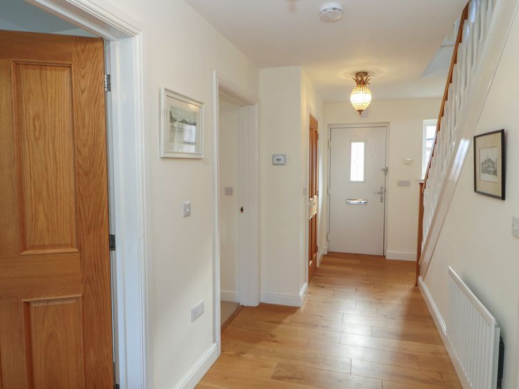 4 Centurion Rise, listing photograph 3