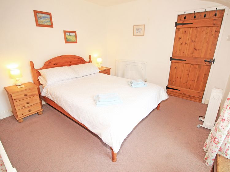 The Farmhouse, listing photograph 5