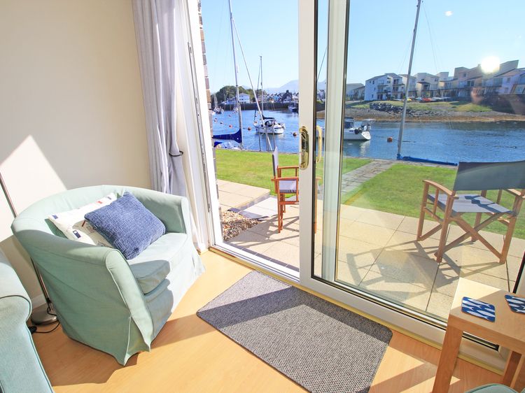 Harbour Escape, listing photograph 2