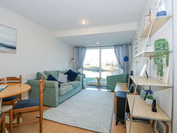 Harbour Escape, listing photograph 4