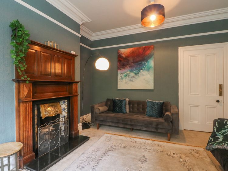Montclair, listing photograph 6