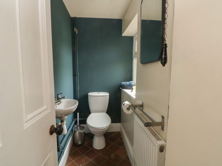 Montclair, listing photograph 11
