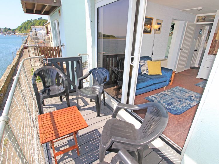 Harbour Flat - 12E South Snowdon Wharf, listing photograph 3