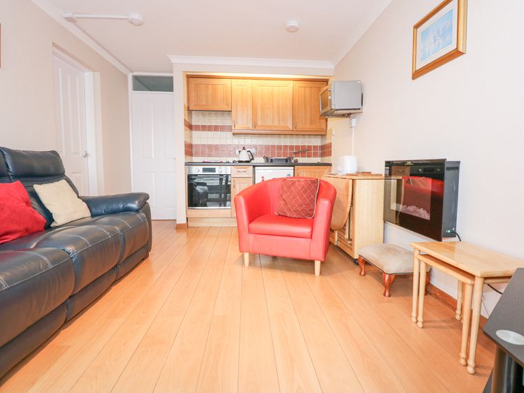 18D South Snowdon Wharf, listing photograph 4