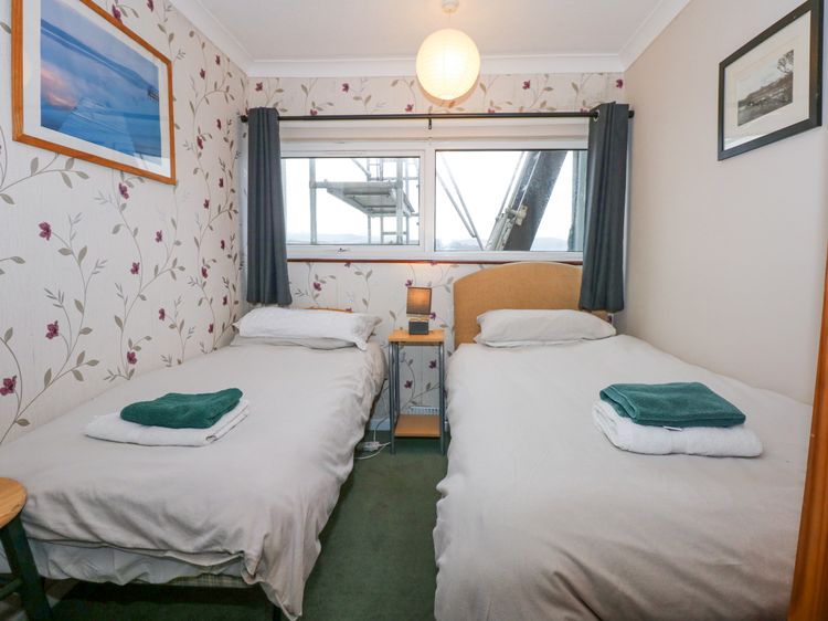 18D South Snowdon Wharf, listing photograph 10