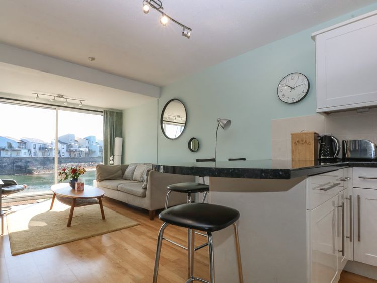 1 Oakley Wharf, listing photograph 8