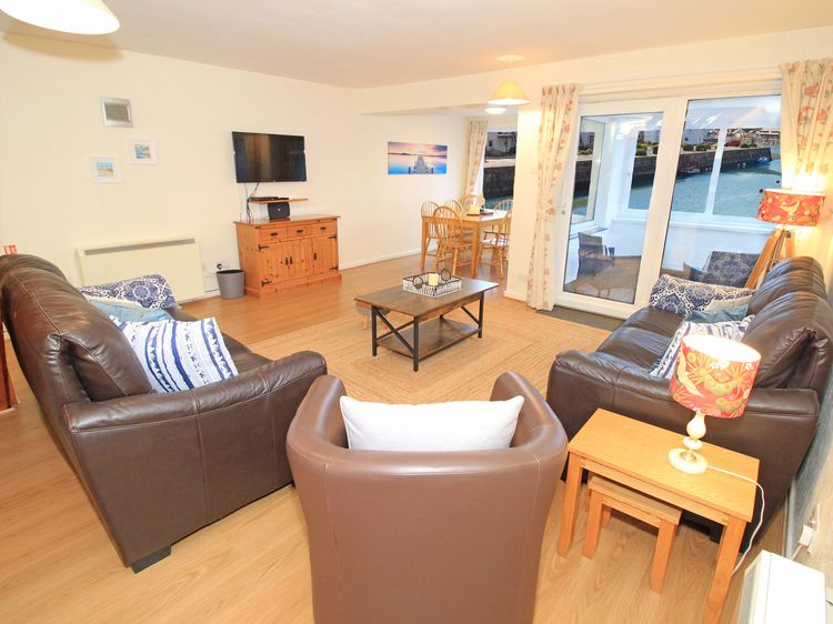 River's Edge Penthouse, listing photograph 4