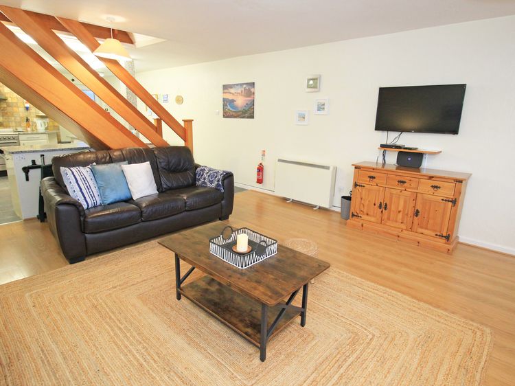 River's Edge Penthouse, listing photograph 5