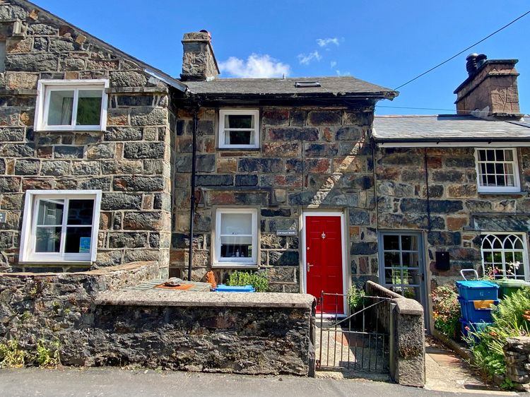 Riverbank Cottage, listing photograph 2