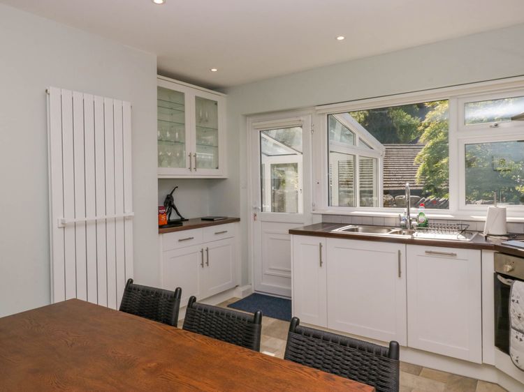 Beckside, listing photograph 10