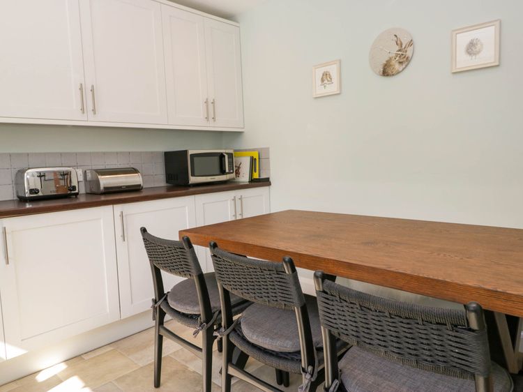 Beckside, listing photograph 12