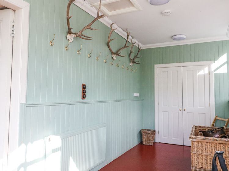 Camisky Lodge, listing photograph 8