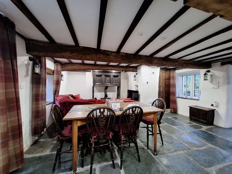Field House, listing photograph 4