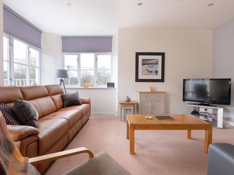 Gairn Apartment, listing photograph 2