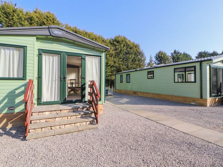 Lodge 1, listing photograph 3