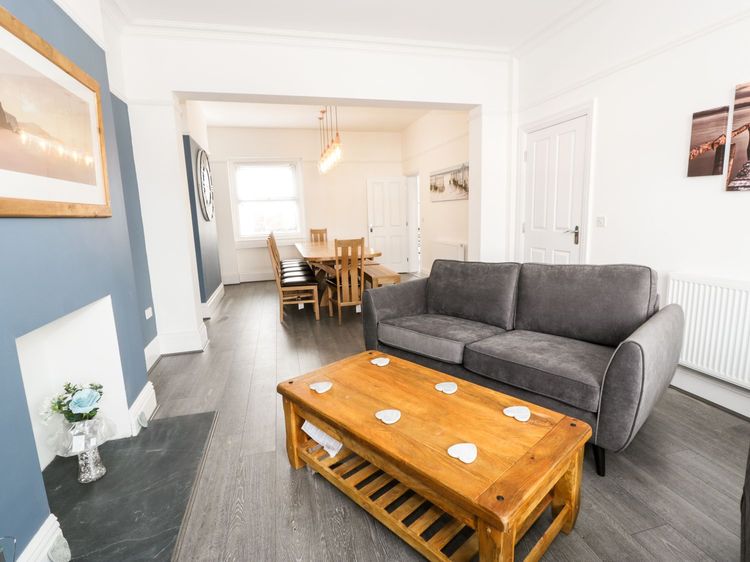 51 Trinity Avenue, listing photograph 6