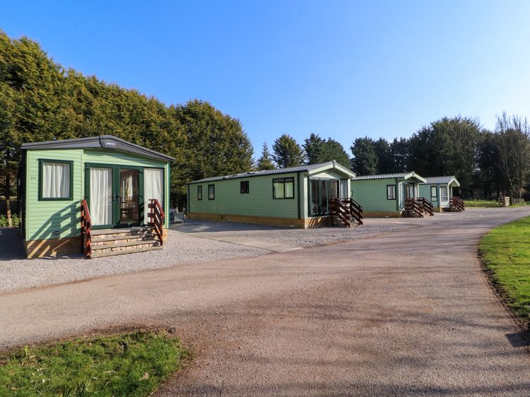 Lodge 2, listing photograph 2
