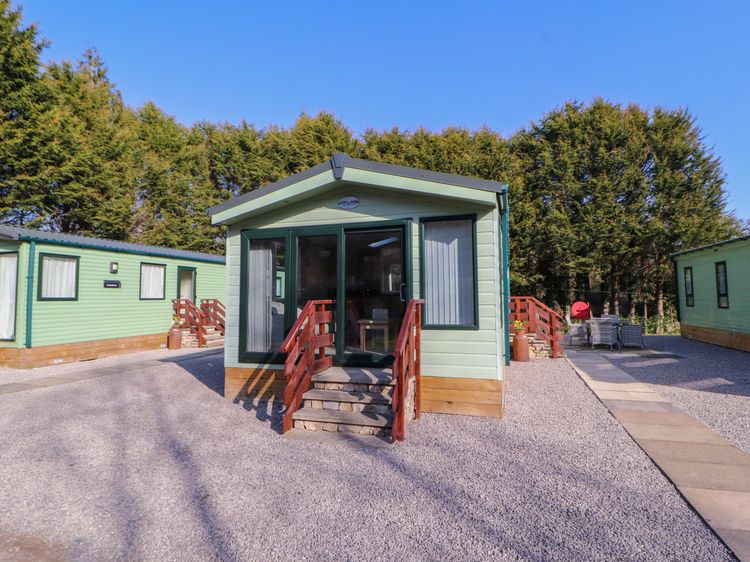 Lodge 2, listing photograph 4