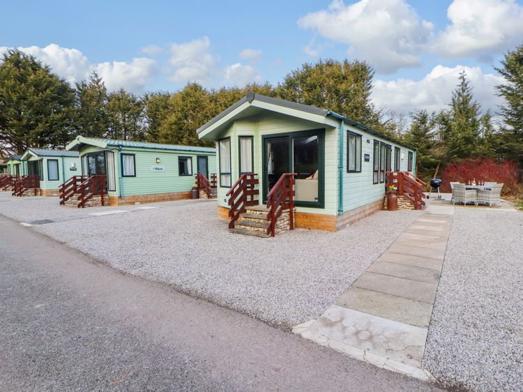 Lodge 4, listing photograph 2