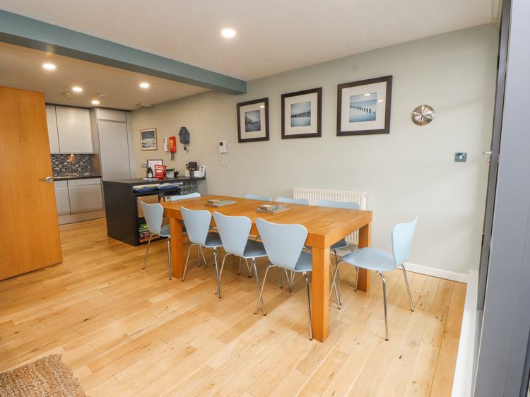 2 The Quay, listing photograph 12