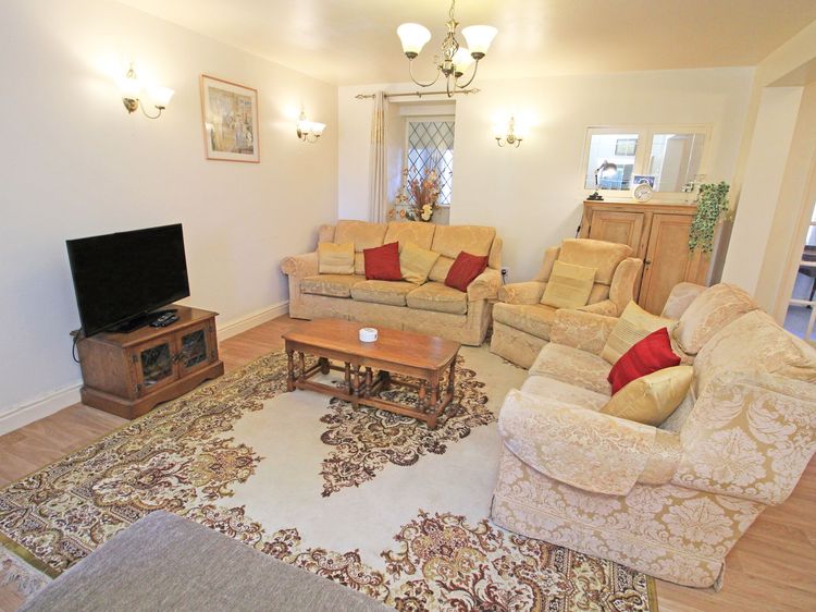 Garden Flat, listing photograph 3