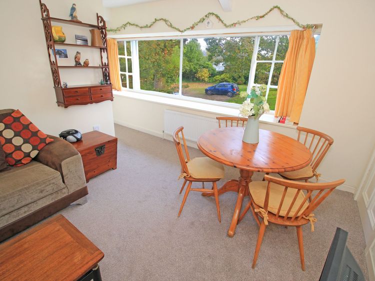 Treetops Flat, listing photograph 4