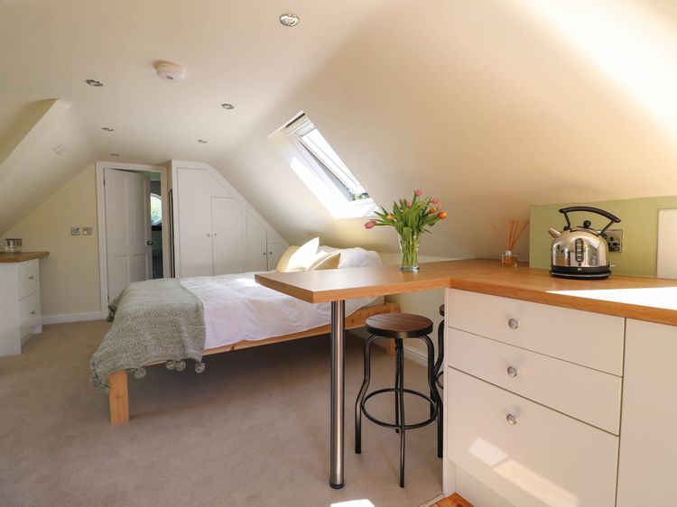 Roston Retreat, listing photograph 9